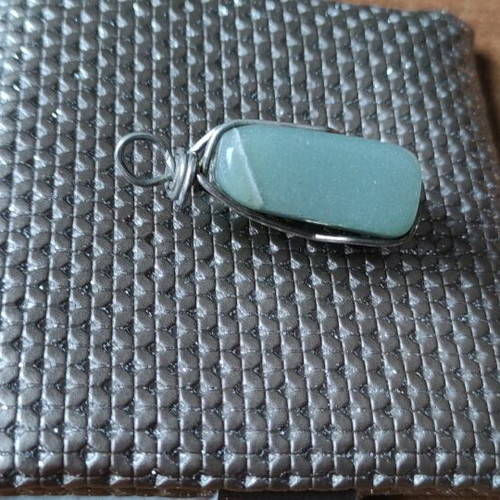 Handmade pendant from green aventurine like new with silver setting