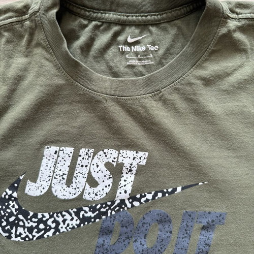 Nike Just Do It Safari Swoosh graphic T-shirt, men's M, olive green
