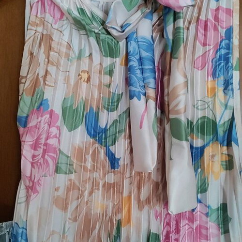 Floral satin dress new, one size, multicolor