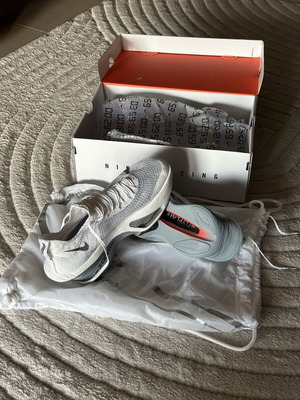 Nike Alphafly 3 ZoomX running shoes size 42 new, black and white