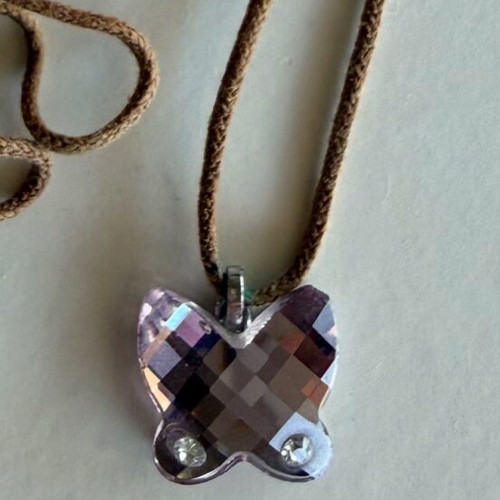 Swarovski butterfly necklace like new, pink lilac