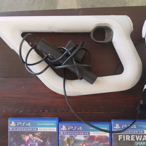 PlayStation VR Mega Pack like new with games and PS Aim Controller
