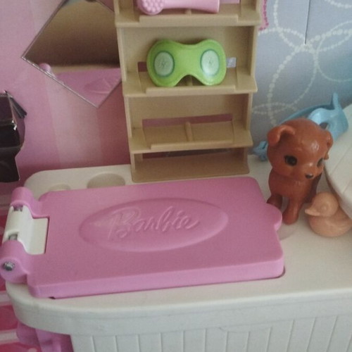 Barbie wellness set with doll, furniture and accessories, Mattel