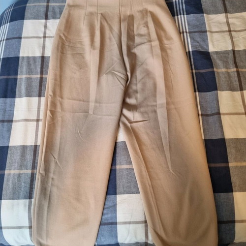 Women's beige Stradivarius pants like new, size 38