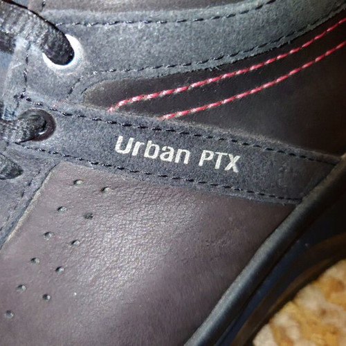 Joya sports shoes black, like new, size 38
