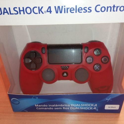 Sony DualShock 4 V2 Wireless Controller with Trust GXT Red Case new