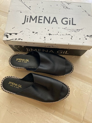 Jimena Gil πλατφόρμες