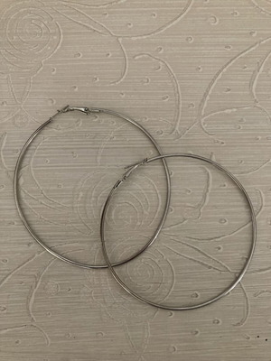 Silver hoop earrings used, large size, do not tarnish