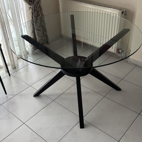 Glass dining table round 120 cm diameter like new