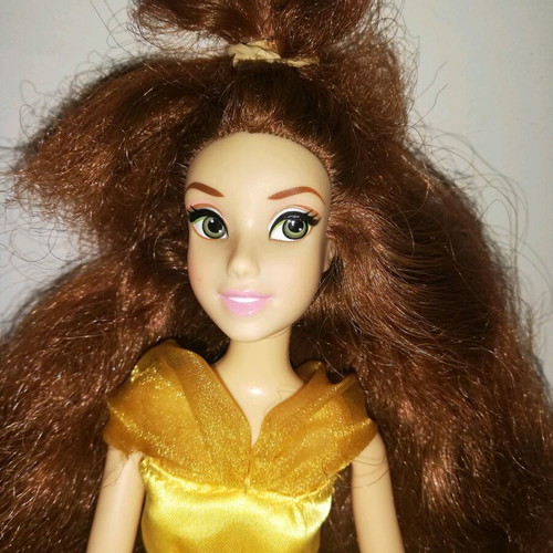 Disney store Beauty and the Best doll like new, missing shoes
