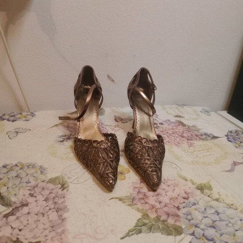 Xtravaganza bronze pointed-toe heels size 39 used with ankle strap