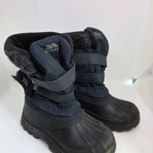 Trespass boots size 28 used, blue
