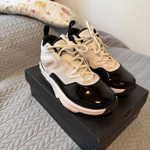 Jordan Stay Loyal 3 sneakers size 36 like new black and white