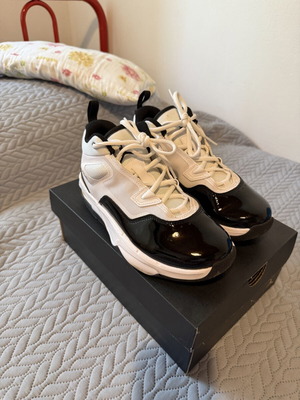 Jordan Stay Loyal 3 sneakers size 36 like new black and white