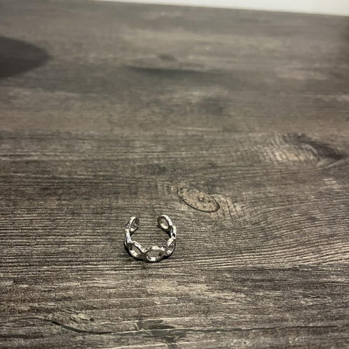 Silver ring brand new in excellent condition