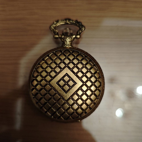 Bhangra Gold Pocket Watch like new with Quartz mechanism