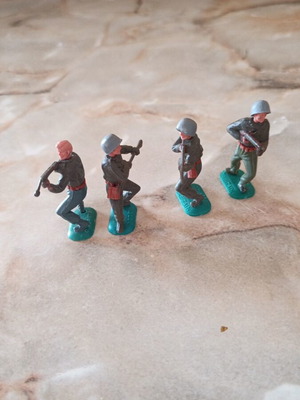 Britains set of 4 warrior figures