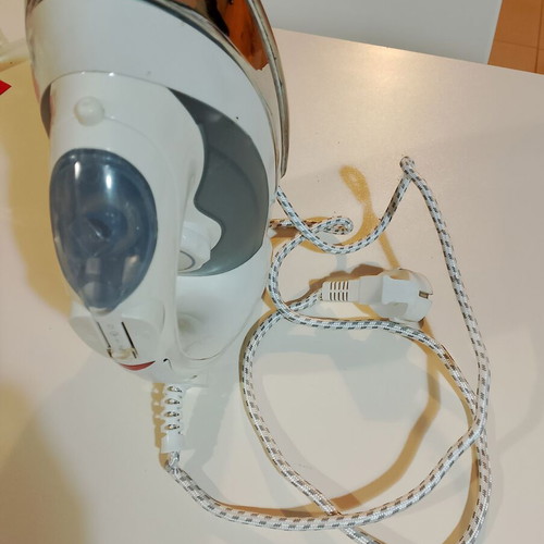 Maria Loi steam iron used, 2200W with self cleaning system
