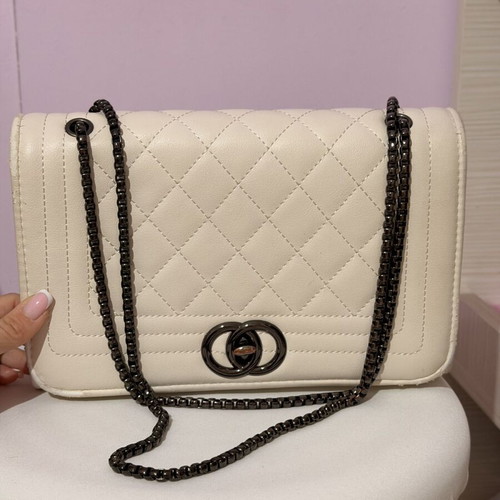 Women's shoulder bag like new, beige, dimensions 26x18