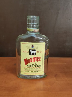 Φιάλη Ουίσκι White Horse vintage 18.75cl μεταχειρισμένη, συλλεκτική