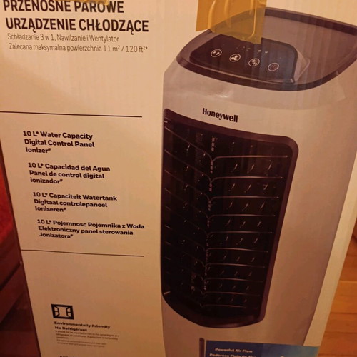 Portable air conditioner small like new