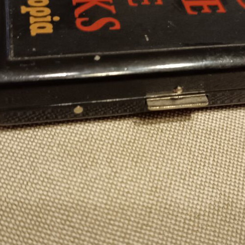 God Save the Books card holder, Protoporia