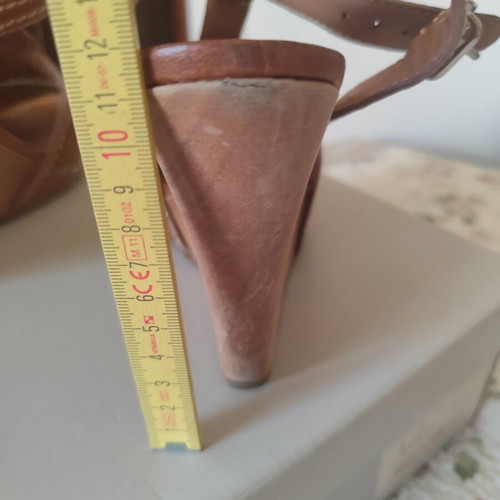 Miu Miu platform sandals like new, wooden heel, size 40, brown