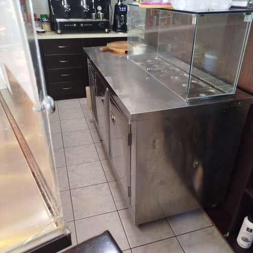 Salat bar used in good condition