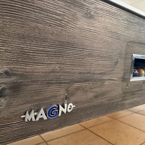 Magno 7ft coin operated billiard table like new