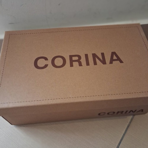 Corina sneakers new, gold with beige, size 39