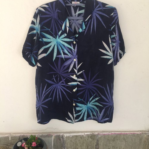 Vintage Hawaiian Shirt L with Tropical Leaf Pattern, Like New