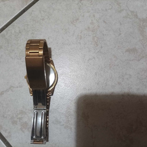 Q&Q Watch with Rose Gold Metal Bracelet used q700j020 jzc