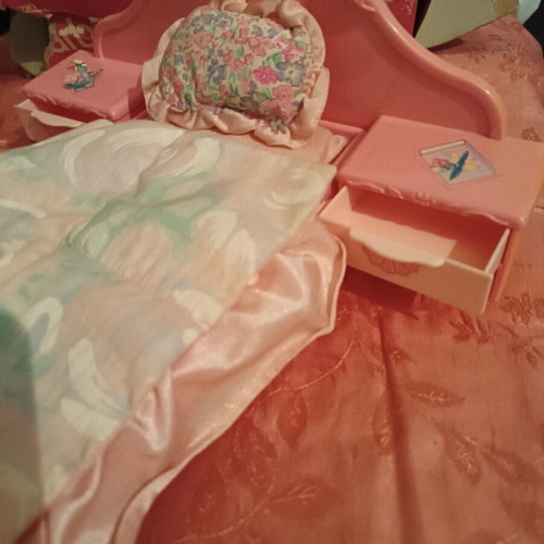 Barbie bedroom set used, vintage box