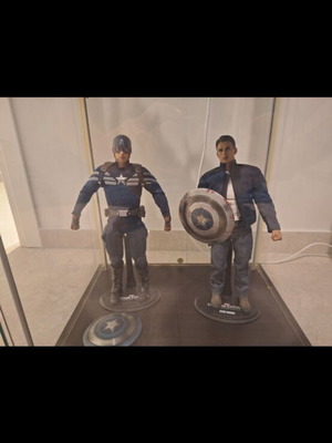 Hot Toys Captain America Winter Soldier and Steve Rogers figures like new