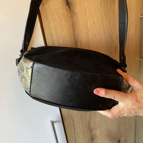 Axel Black Crossbody Bag like new with suede-effect flap and snake-print sides