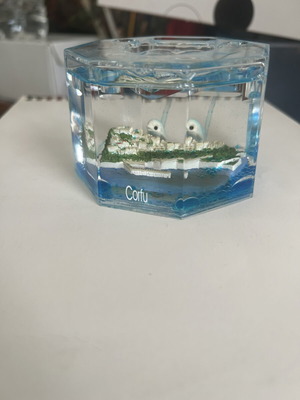 Pencil holder with heart and dolphins new