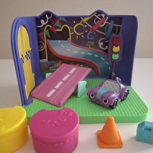 Gabby's Dollhouse Mini Set Carlita's Room like new