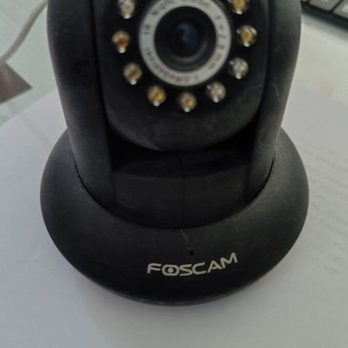 Foscam FI9821P IP Camera Wi-Fi HD black color broken used