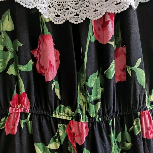 Black floral dress like new Miss Good