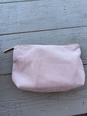 Lancôme toiletry bag like new, pink