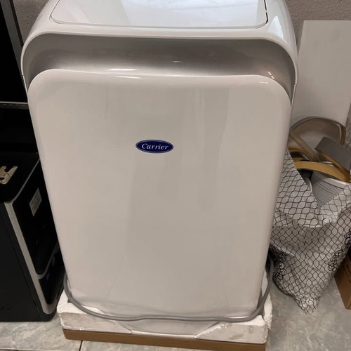 Carrier Portable Air Conditioner 12,000 Btu inverter like new