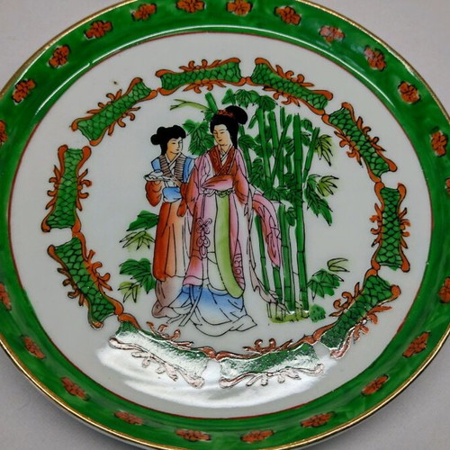 Chinese miniature tea set Zhong Guo Jingdezhen Zhi with 9 pieces, painted geishas