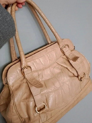 Elmani leather shoulder bag like new, beige