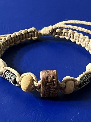 Boho macrame bracelet with wooden beads