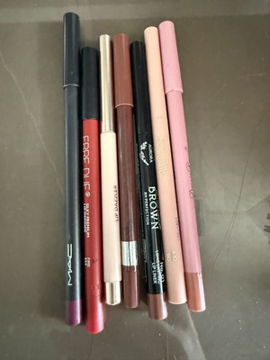 Pack of 7 lipliners