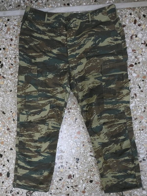 Camouflage pants like new, size XL