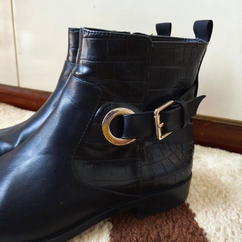 Zara women's ankle boots like new, black, size 40, faux leather