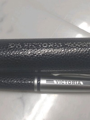 Victoria pen kit like new with leather metal case