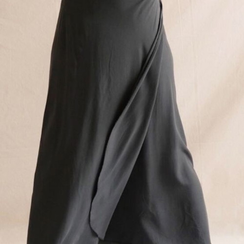 Grey wrap skirt like new, 100% viscose