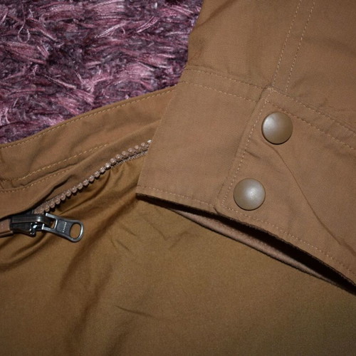 Patagonia men jacket size M like new, brown
